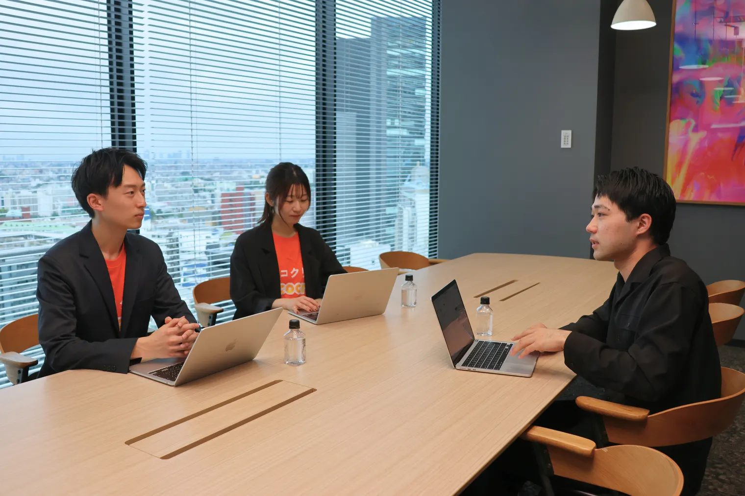 株式会社FinT 范（左）・新井（中央）